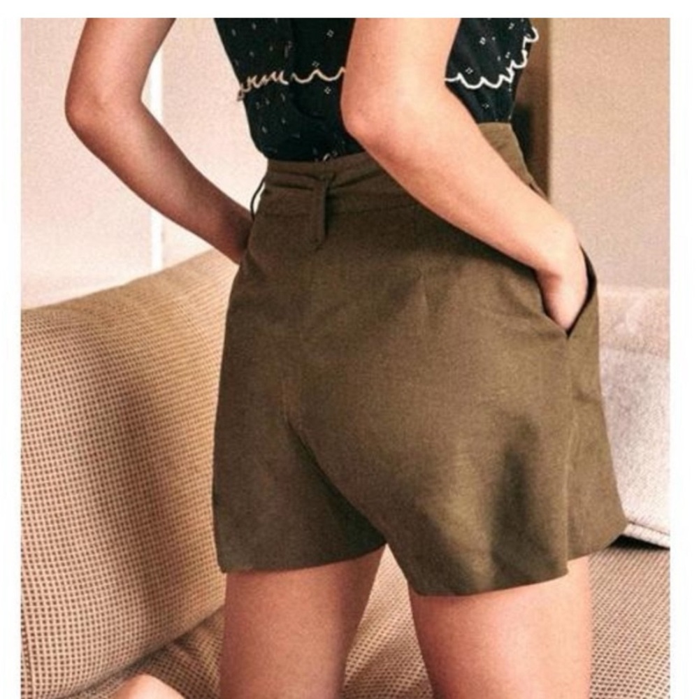 Sezane Lucas shorts in olive green in size FR38/US 6